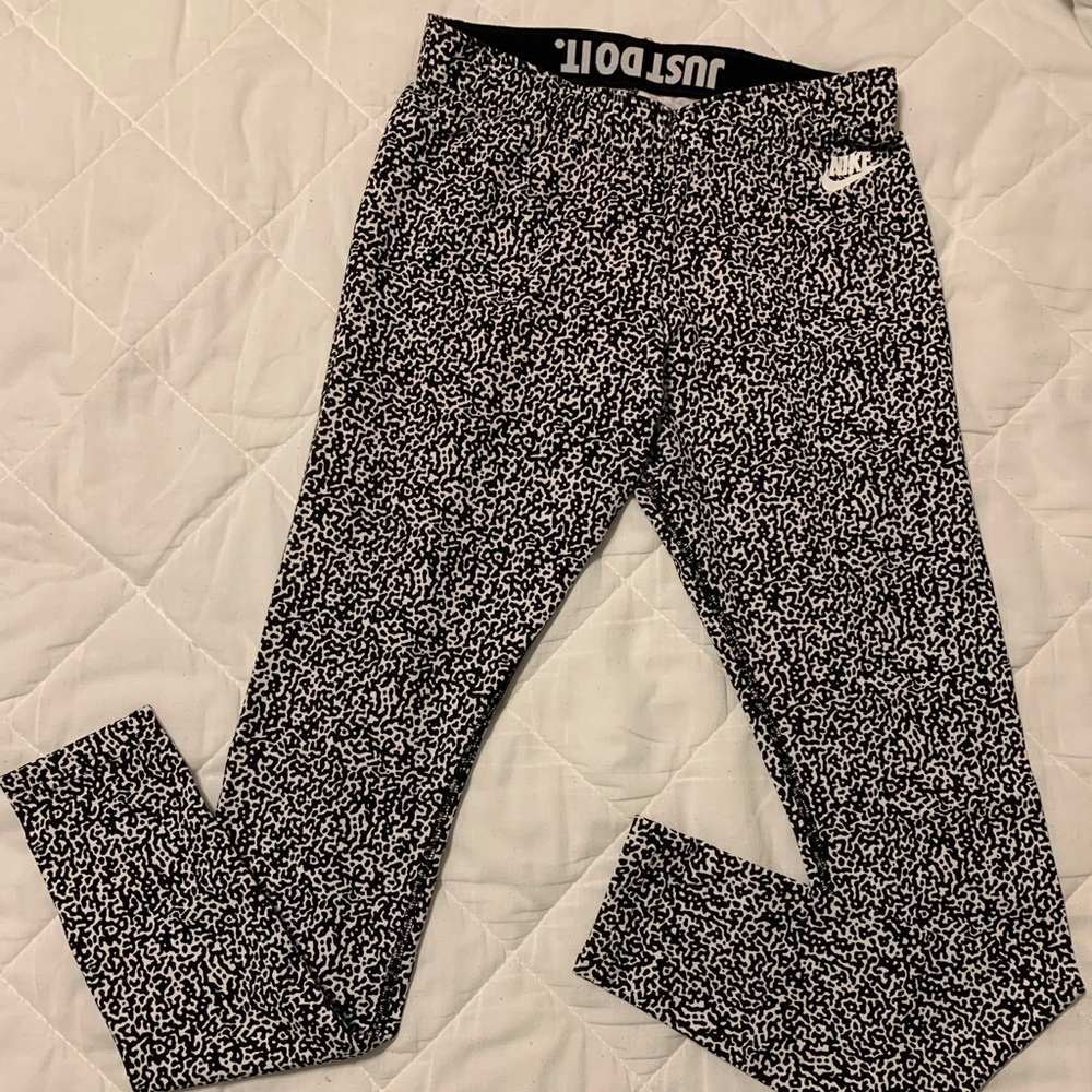 Nike Women’s Animal Print Cotton Leggings